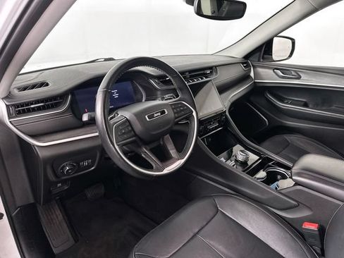 Used 2022 Jeep Grand Cherokee L Limited AWD/4WD image 23