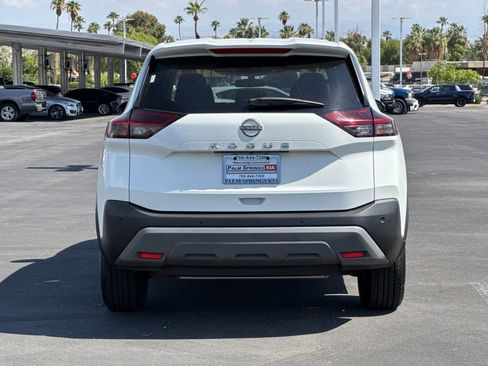Used 2023 Nissan Rogue S image 4