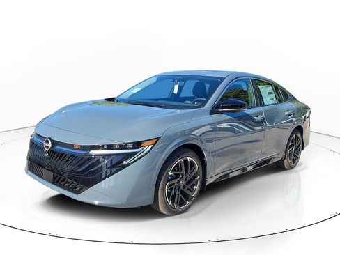 New 2026 Nissan Sentra SR w/ SR Premium Package FWD image 3