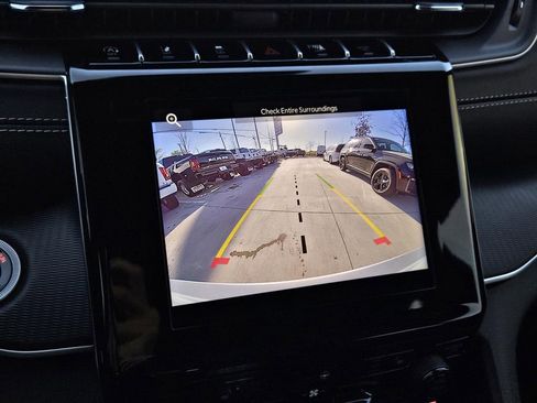 New 2025 Jeep Grand Cherokee Altitude RWD image 22