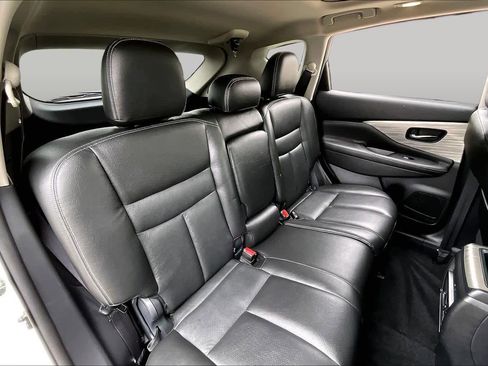 Used 2017 Nissan Murano SV w/ Premium Plus Package FWD image 18
