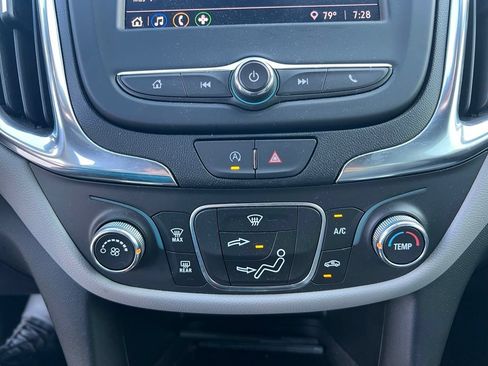 Used 2022 Chevrolet Equinox LS w/ Driver Confidence II Package FWD image 20