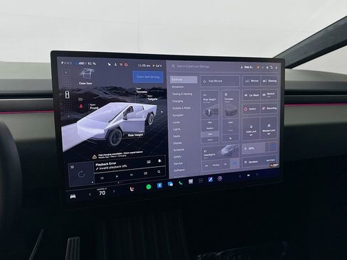 Used 2024 Tesla Cybertruck AWD Crew Cab image 16