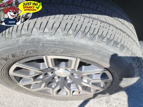 Used 2023 Chevrolet Colorado LT AWD/4WD image 4