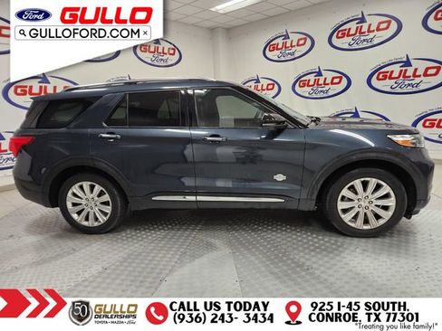 Used 2023 Ford Explorer King Ranch w/ Technology Package image 4