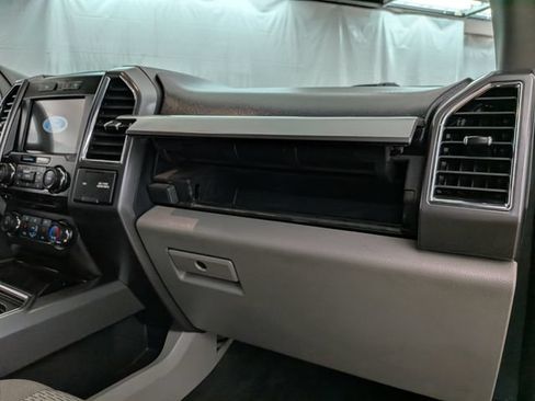 Used 2017 Ford F250 XLT w/ XLT Premium Package AWD/4WD image 24