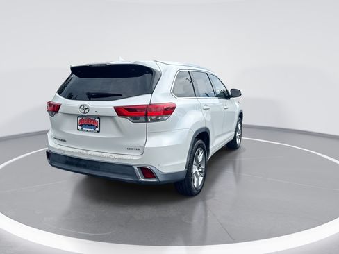 Used 2019 Toyota Highlander Limited FWD image 4