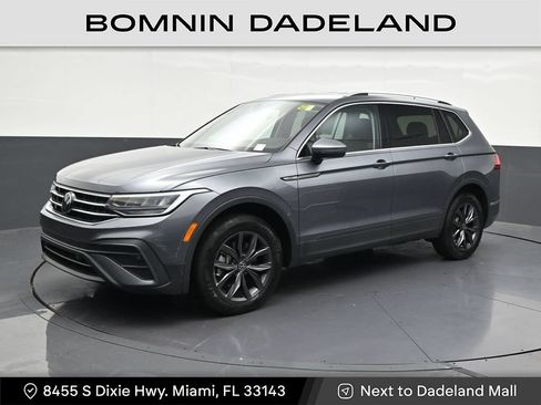 Used 2023 Volkswagen Tiguan SE FWD image 1