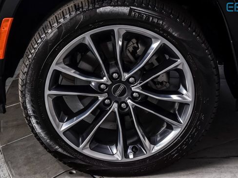 Used 2023 Jeep Wagoneer L Series III w/ Premium Group I image 10