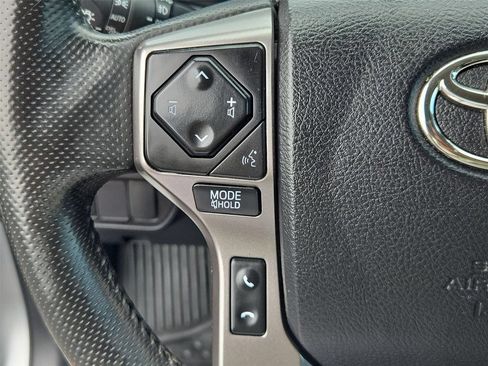 Used 2022 Toyota Tacoma SR5 RWD image 34