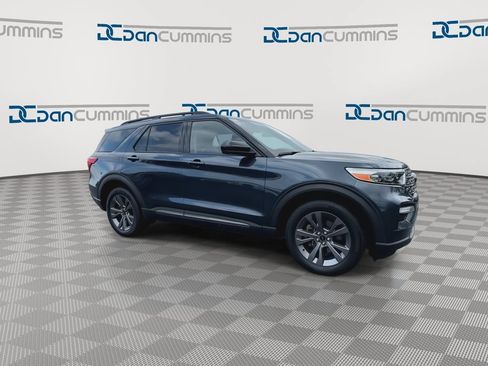 Used 2024 Ford Explorer XLT w/ Equipment Group 202A AWD/4WD image 2