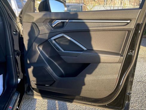 Used 2022 Audi Q3 2.0T Premium Plus image 22