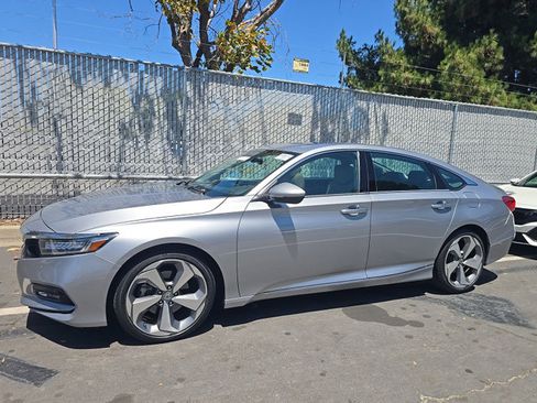 Used 2020 Honda Accord Touring image 4