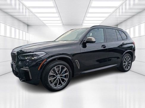 Used 2021 BMW X5 M50i image 1
