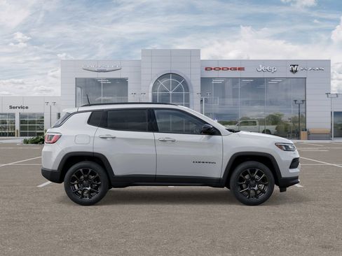 New 2026 Jeep Compass Latitude w/ Sun and Sound Group image 21