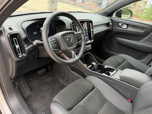 Certified 2023 Volvo C40 P8 Recharge Plus AWD/4WD image 8