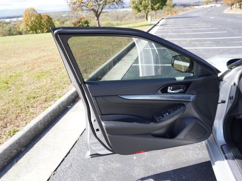 Used 2022 Nissan Maxima SV w/ Floor Mat Group image 16