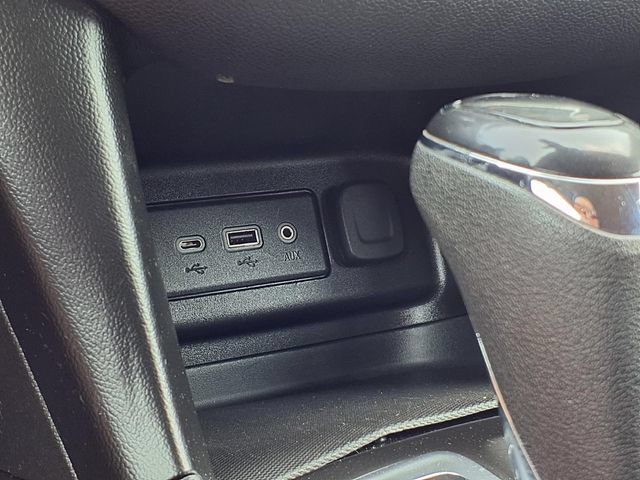 Used 2020 Chevrolet Equinox LT AWD/4WD image 13