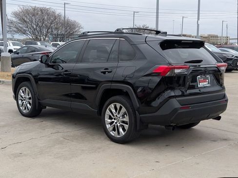 Used 2024 Toyota RAV4 XLE Premium image 9