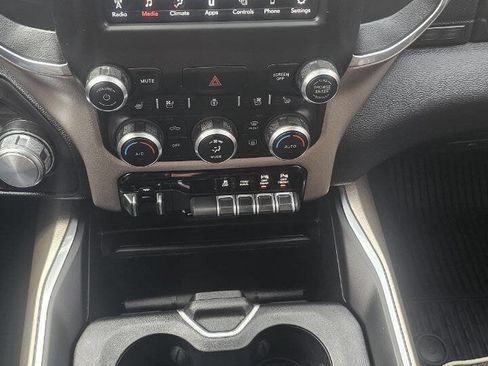 Used 2020 RAM 1500 Laramie AWD/4WD image 9
