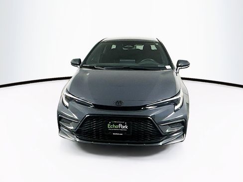 Used 2024 Toyota Corolla SE FWD image 2