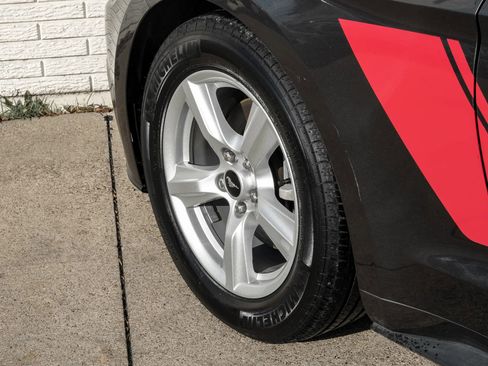 Used 2017 Ford Mustang Coupe image 49