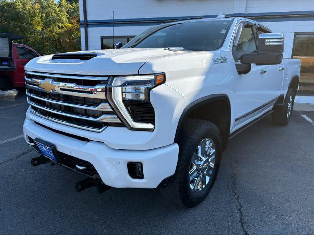 Used 2024 Chevrolet Silverado 3500 High Country w/ High Country Premium Package AWD/4WD image 1