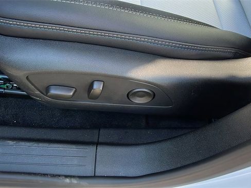 New 2026 Chevrolet Equinox EV LT image 15