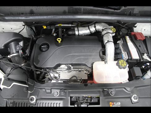 Certified 2022 Chevrolet Trax LT w/ LT Convenience Package image 20