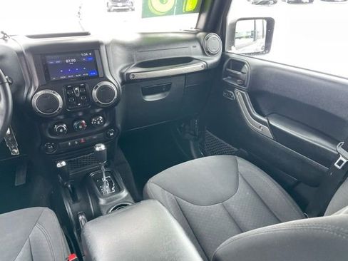 Used 2018 Jeep Wrangler Unlimited Sport image 10