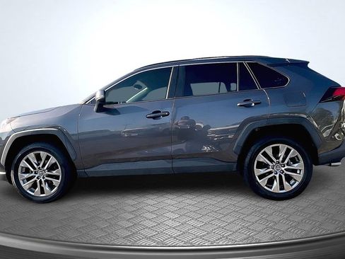 Used 2020 Toyota RAV4 XLE Premium FWD image 8