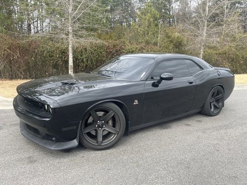 Used 2016 Dodge Challenger R/T Scat Pack image 1