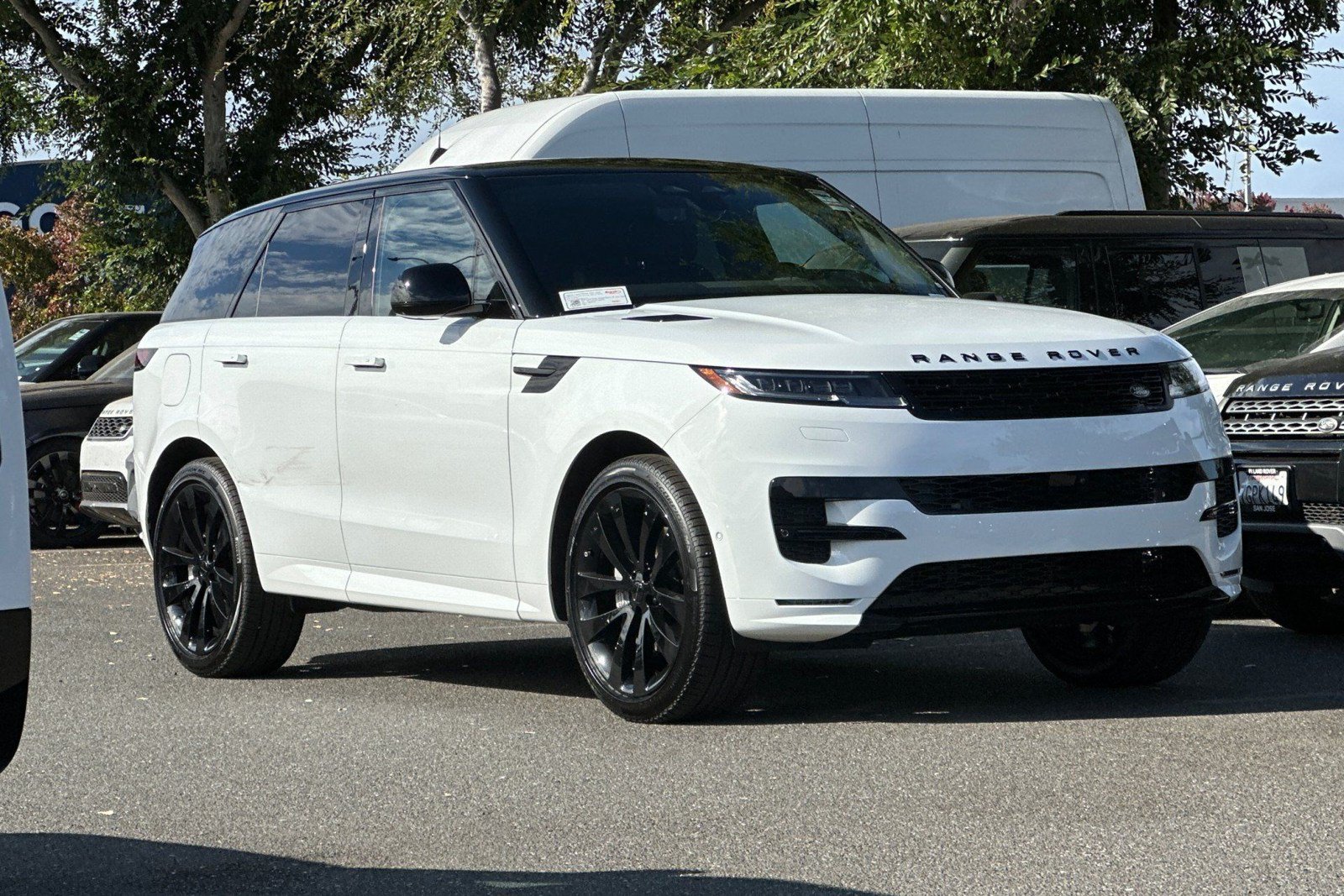 New 2026 Land Rover Range Rover Sport Dynamic SE AWD/4WD image 6
