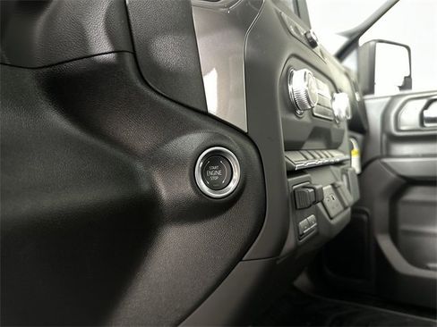 New 2025 GMC Sierra 2500 Pro w/ Convenience Package image 17