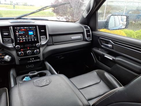 Used 2024 RAM 1500 Laramie AWD/4WD image 9