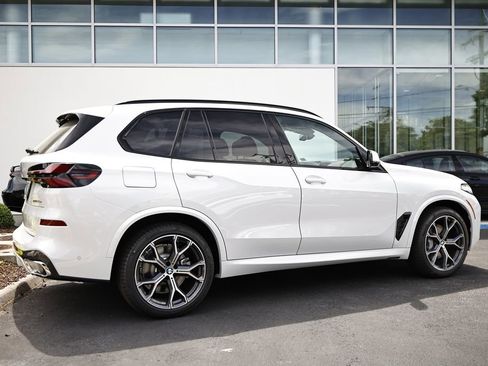 New 2026 BMW X5 xDrive50e w/ M Sport Package AWD/4WD image 7
