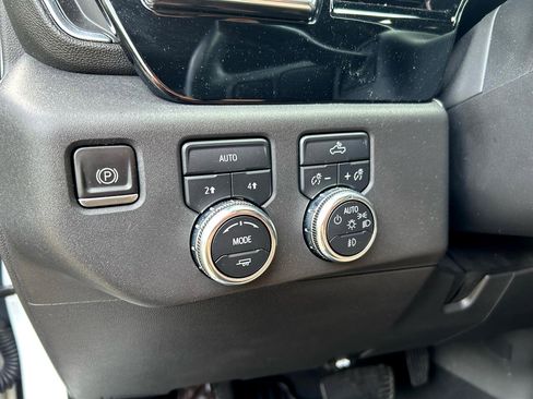 Used 2022 GMC Sierra 1500 Elevation image 15