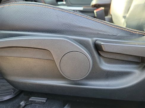 Used 2017 Subaru Crosstrek 2.0i Limited image 17