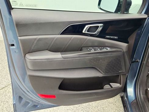 Used 2025 Kia Carnival SX Prestige FWD image 11