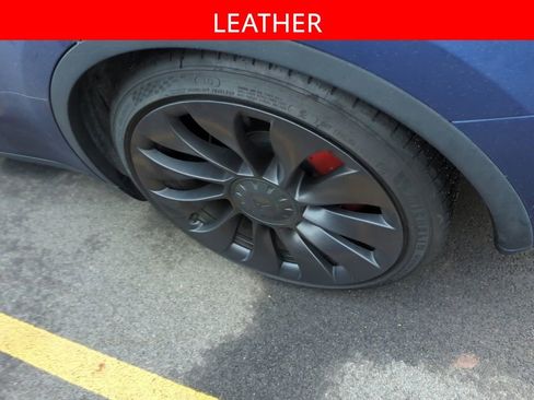 Used 2022 Tesla Model Y Performance image 5