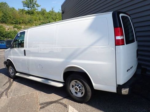 Used 2025 GMC Savana 2500 w/ Driver Convenience Package RWD image 4