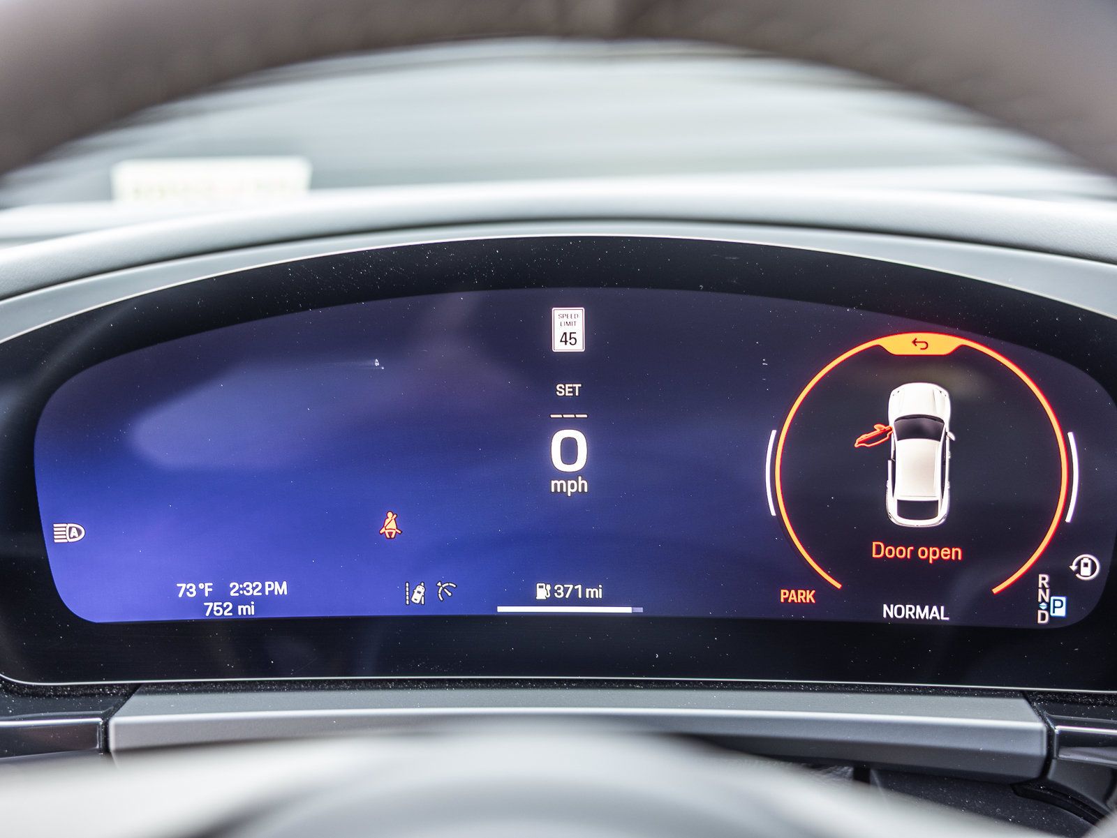 Certified 2025 Porsche Macan 4 Electric AWD/4WD image 28