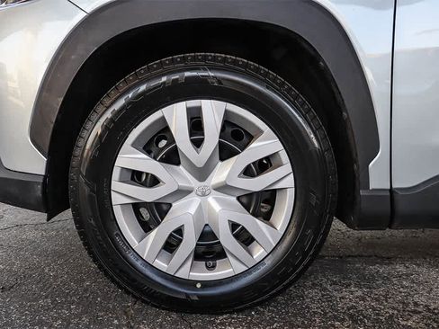 Used 2023 Toyota Corolla Cross L image 11