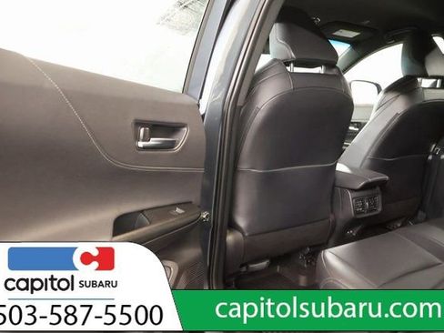 Used 2024 Toyota Venza XLE image 28