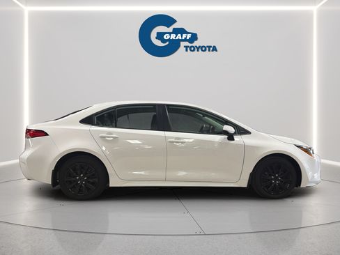 Used 2026 Toyota Corolla LE FWD image 6