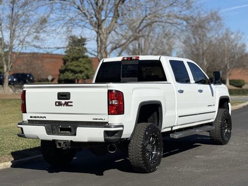 Used 2016 GMC Sierra 3500 Denali w/ Duramax Plus Package image 9