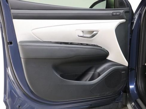 Used 2025 Hyundai Tucson Limited AWD/4WD image 17