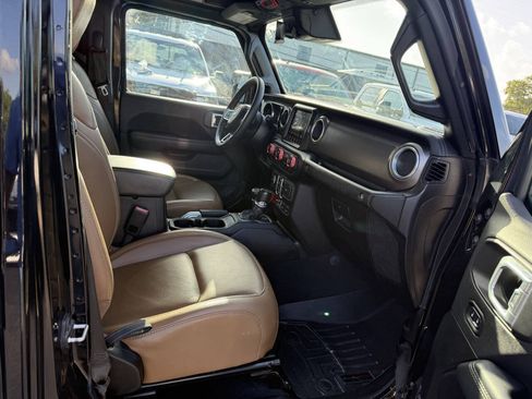 Used 2021 Jeep Wrangler Unlimited Rubicon AWD/4WD image 10