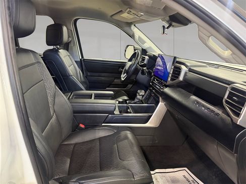 Used 2022 Toyota Tundra SR5 w/ SR5 Premium Package image 17