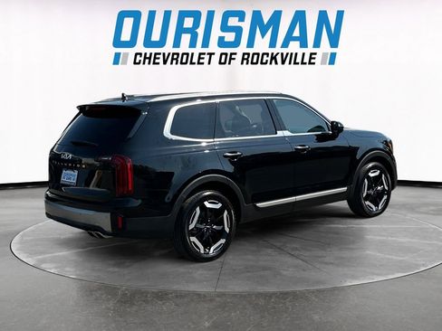 Used 2025 Kia Telluride S FWD image 3